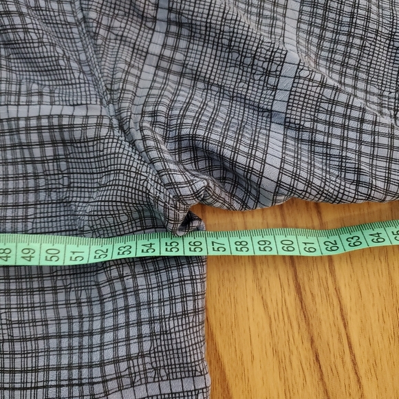 Tommy Bahama Shirt Men's M 100% Silk Blue Button Up Camp Shirt Hawaiian Pockets - Picture 8 of 11